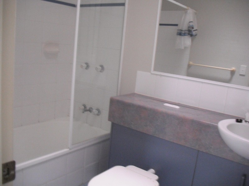 11/2-5 Marella Close, Manoora QLD 4870