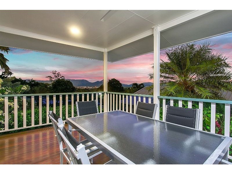 8 Olfersia Court, Mooroobool QLD 4870