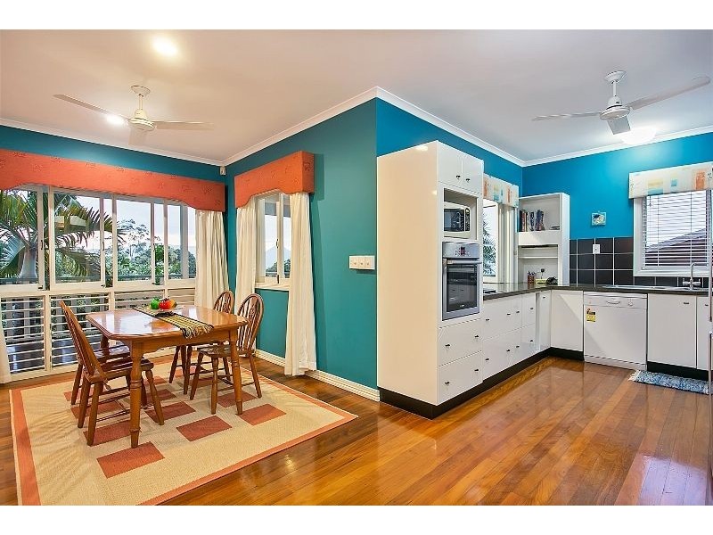 8 Olfersia Court, Mooroobool QLD 4870