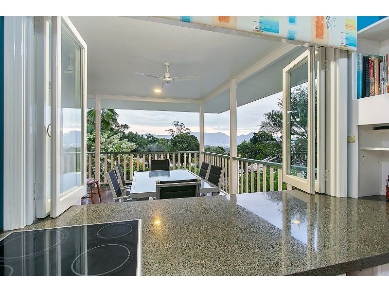 8 Olfersia Court, Mooroobool QLD 4870