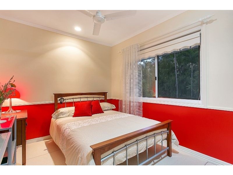 8 Olfersia Court, Mooroobool QLD 4870