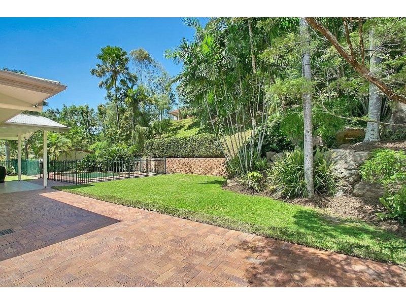 8 Olfersia Court, Mooroobool QLD 4870