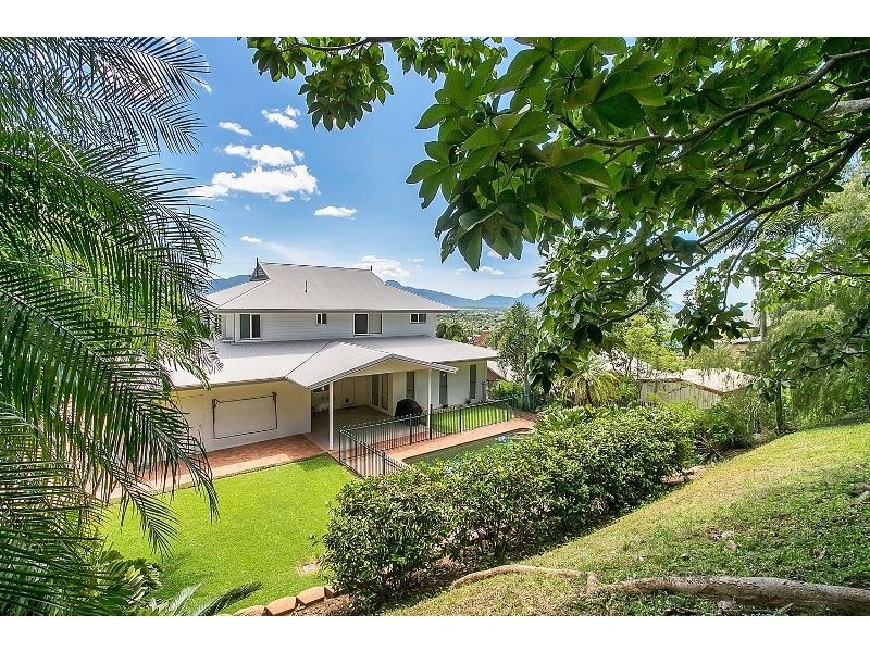 8 Olfersia Court, Mooroobool QLD 4870