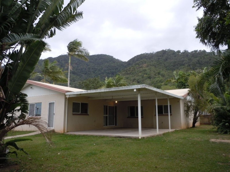 32 McFarlane Drive, Kanimbla QLD 4870