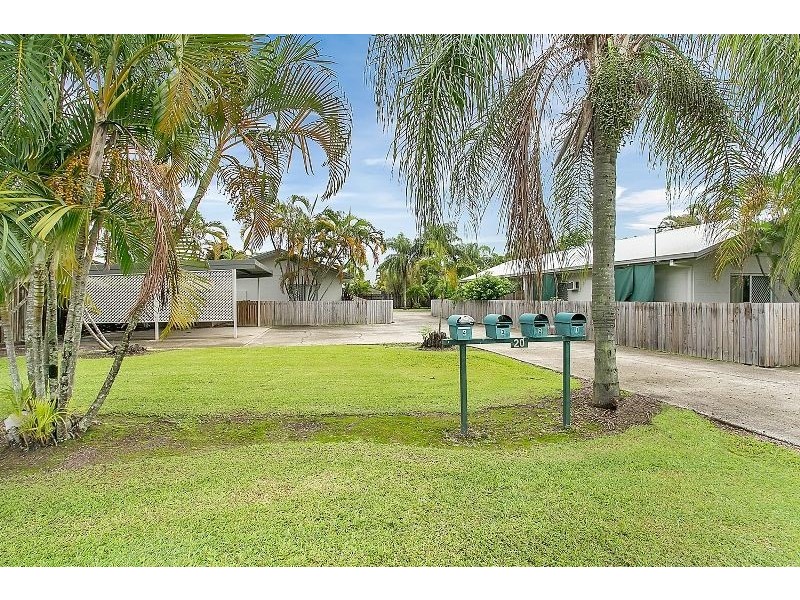 20 Robert Road, Bentley Park QLD 4869