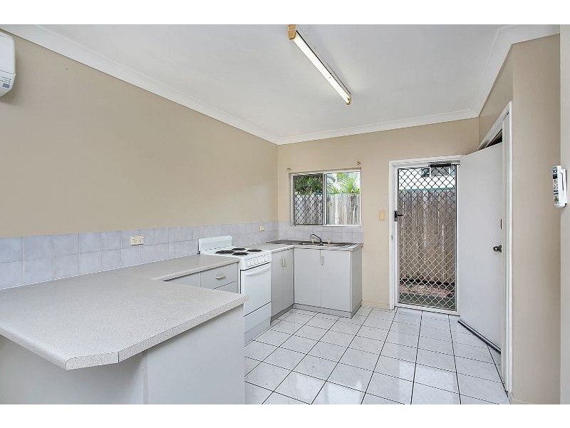 20 Robert Road, Bentley Park QLD 4869