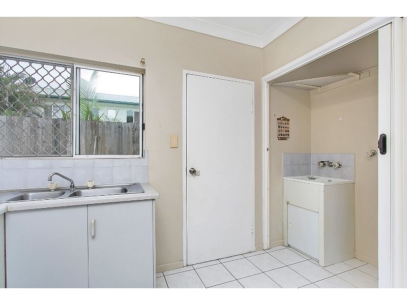 20 Robert Road, Bentley Park QLD 4869