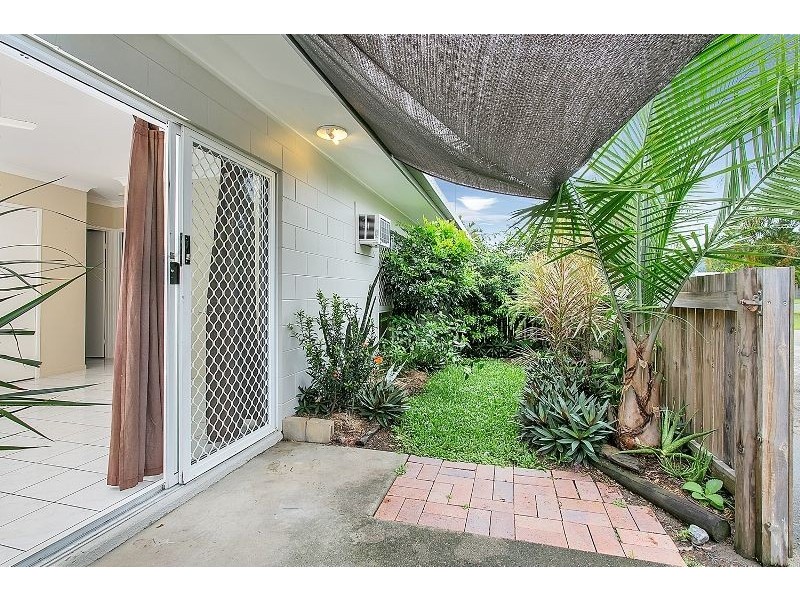 20 Robert Road, Bentley Park QLD 4869