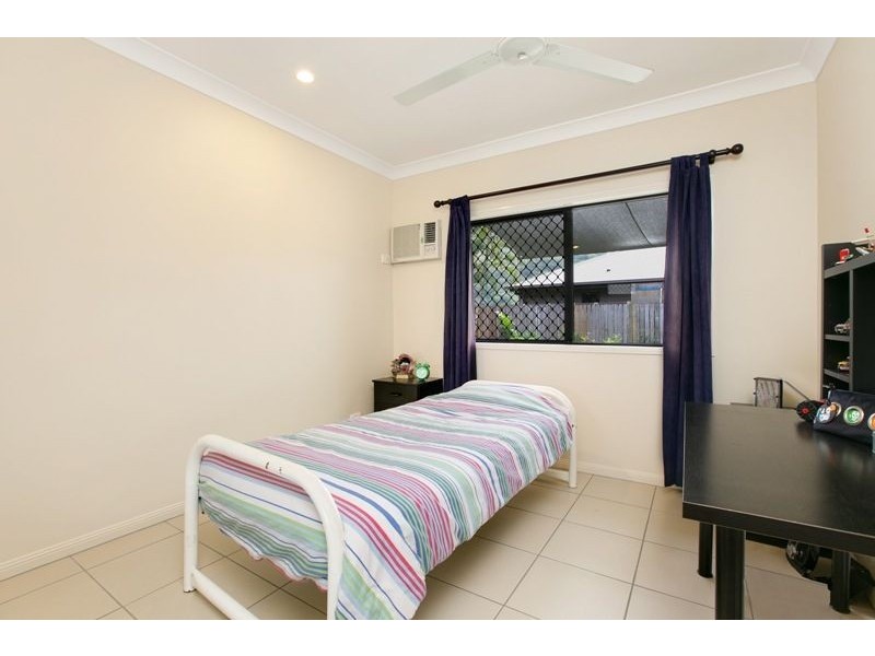 2 Ellie Banning Close, Redlynch QLD 4870