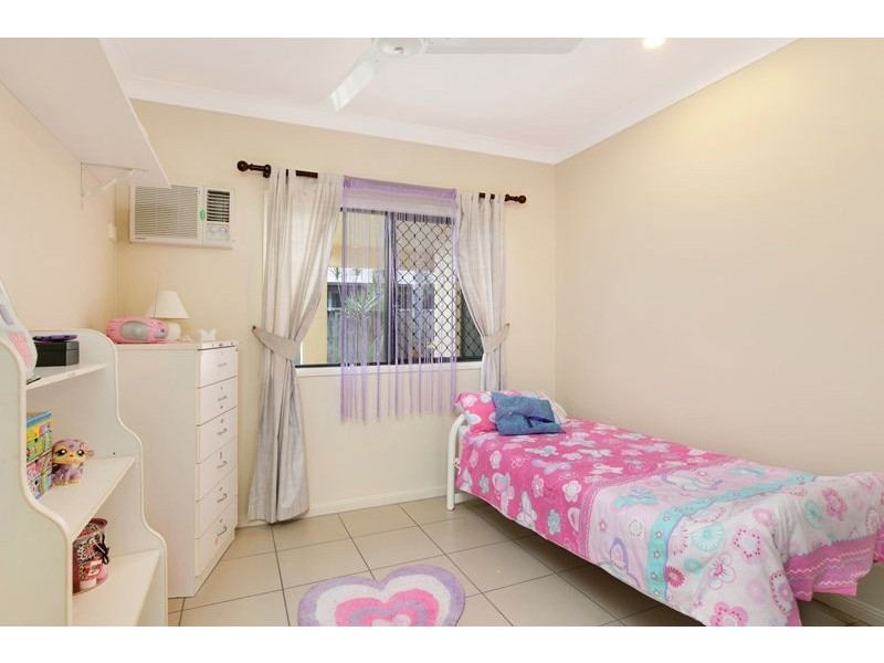 2 Ellie Banning Close, Redlynch QLD 4870