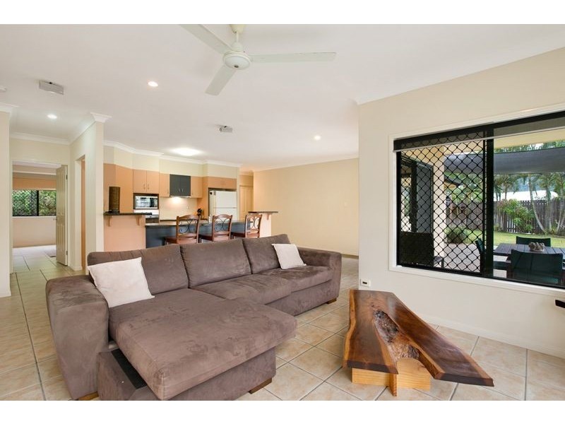 2 Ellie Banning Close, Redlynch QLD 4870