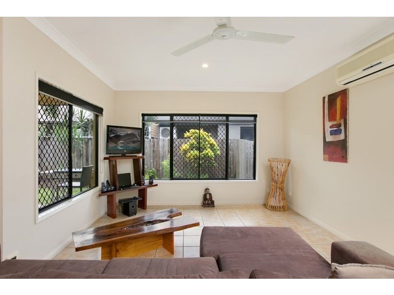 2 Ellie Banning Close, Redlynch QLD 4870