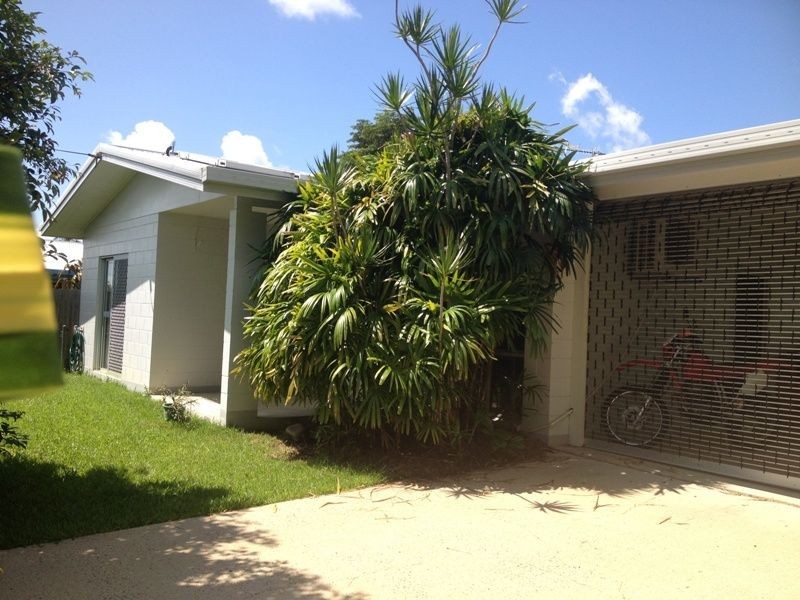 29 Dunbar Street, Mooroobool QLD 4870