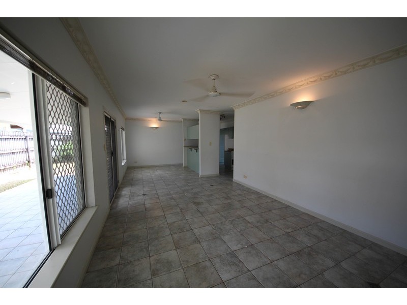 8 Speculation Street, Smithfield QLD 4878