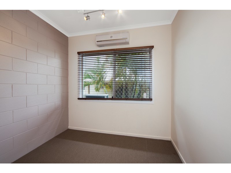 3/12 Short Street, Redlynch QLD 4870