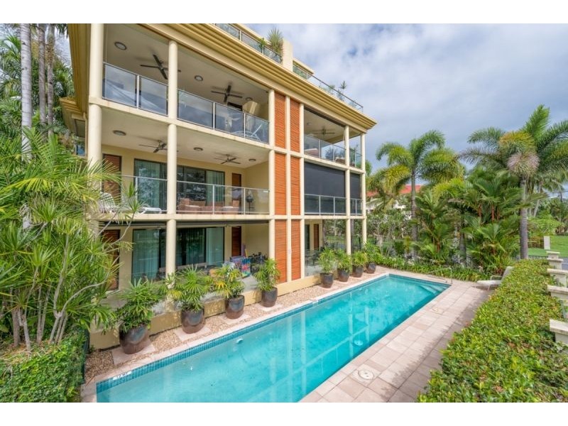 1/31-33 Sims Esplanade, Yorkeys Knob QLD 4878