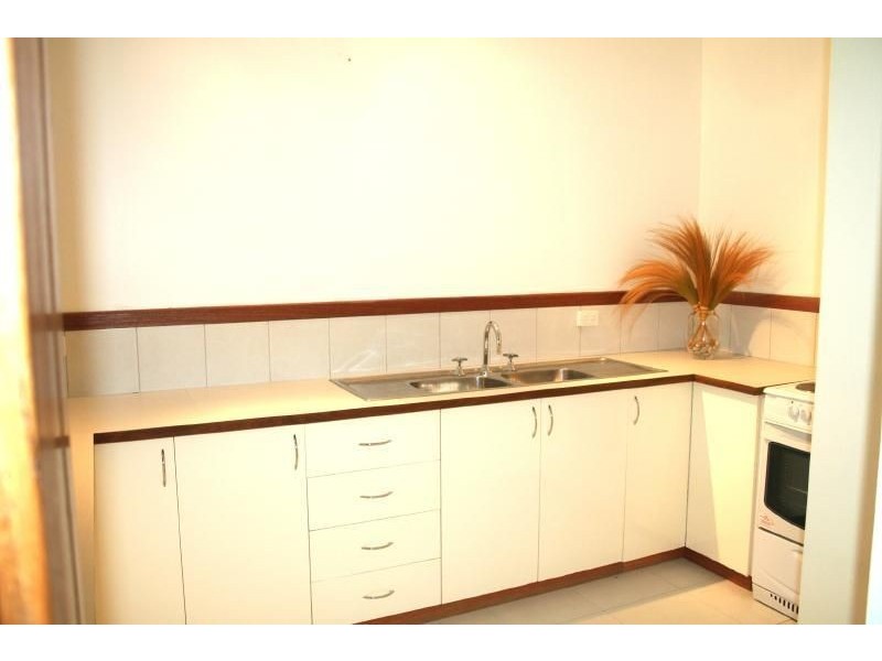 2/13 Springfield Crescent, Manoora QLD 4870