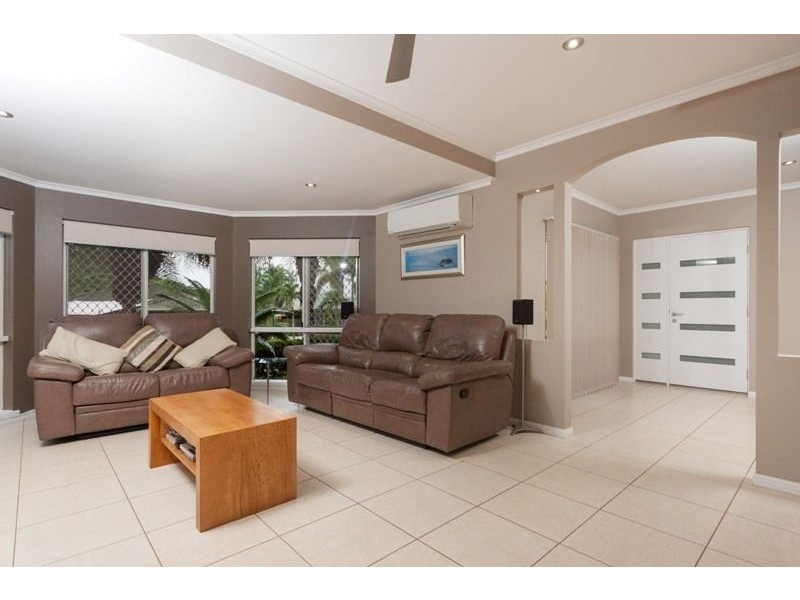 8 Tanganelli Close, Kanimbla QLD 4870