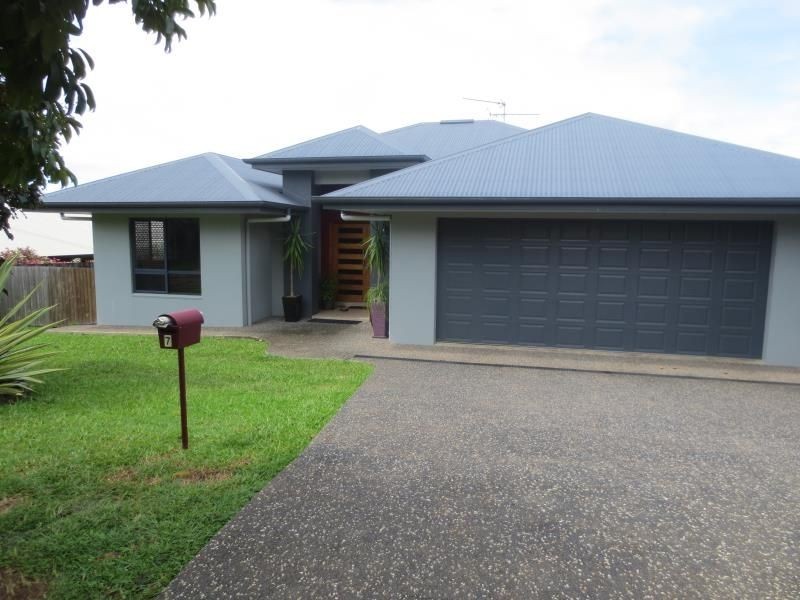7 Ellestree Close, Redlynch QLD 4870