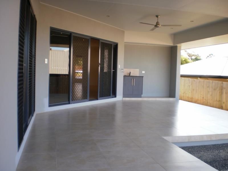 7 Ellestree Close, Redlynch QLD 4870