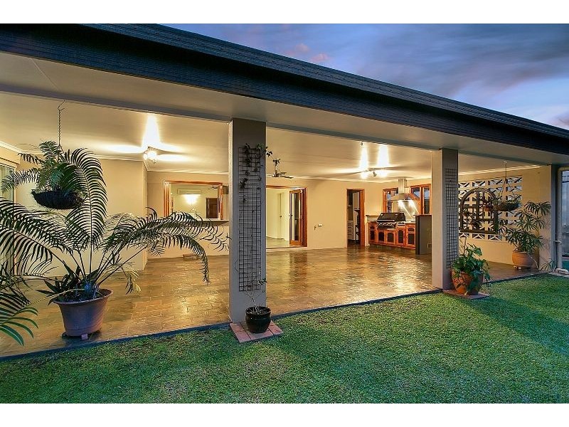 15 Fitzallan Close, Kanimbla QLD 4870