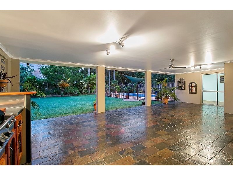 15 Fitzallan Close, Kanimbla QLD 4870