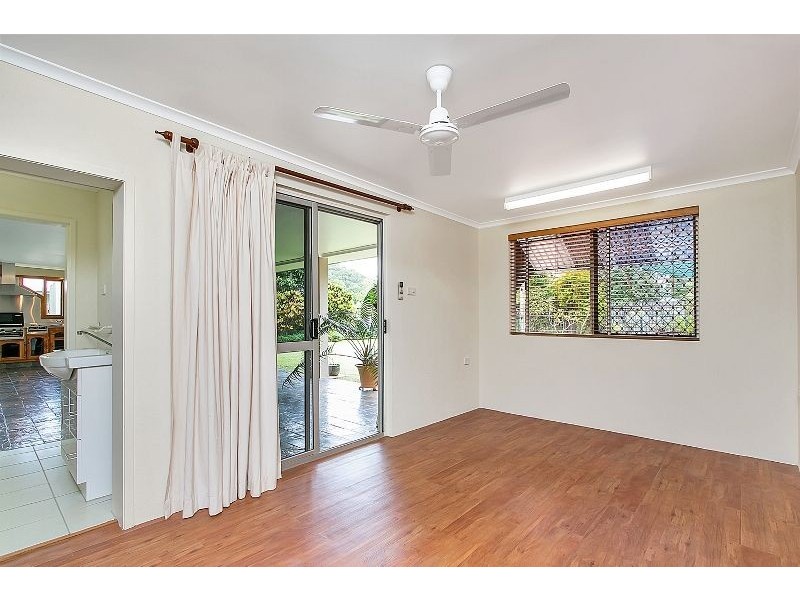 15 Fitzallan Close, Kanimbla QLD 4870