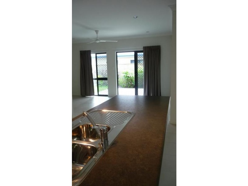 7 Seaways Street, Trinity Beach QLD 4879