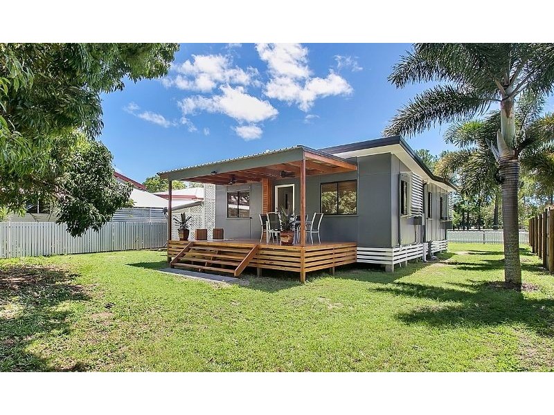 33 Dunn Street, Cairns North QLD 4870