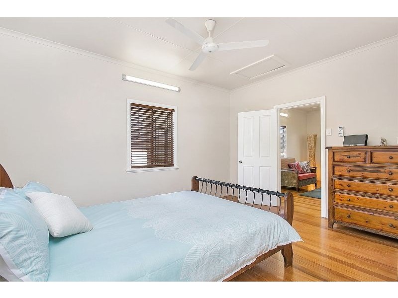 33 Dunn Street, Cairns North QLD 4870