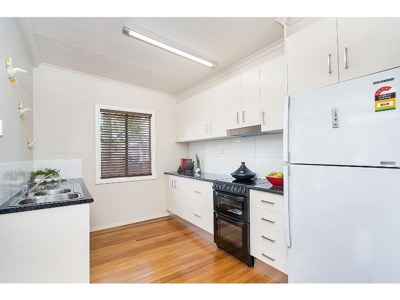 33 Dunn Street, Cairns North QLD 4870