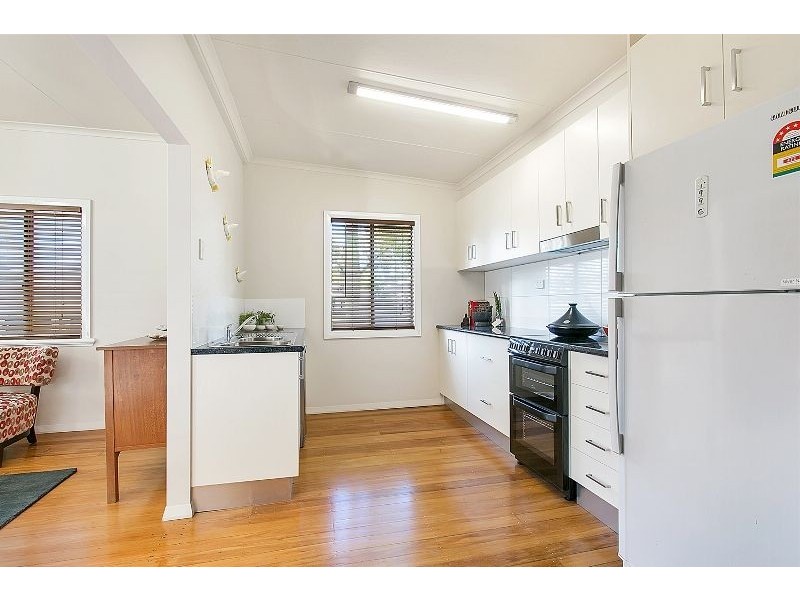 33 Dunn Street, Cairns North QLD 4870
