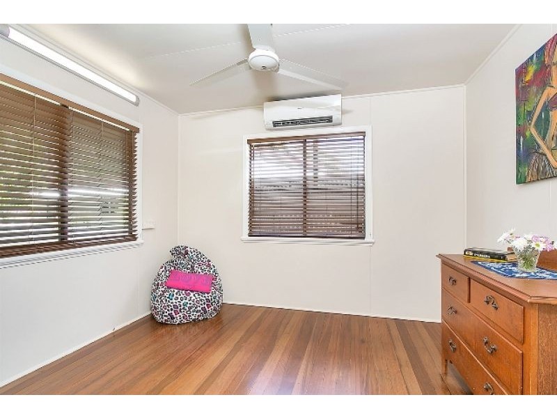 33 Dunn Street, Cairns North QLD 4870