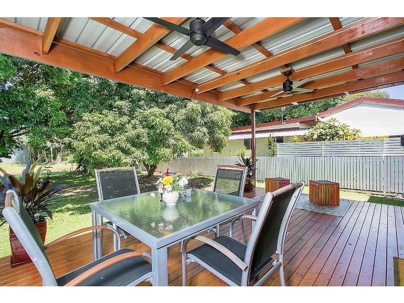 33 Dunn Street, Cairns North QLD 4870