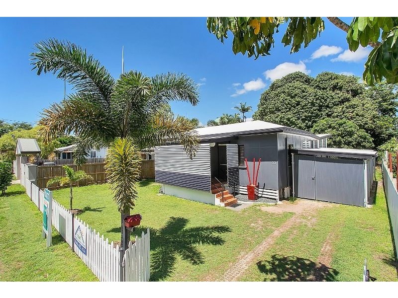 33 Dunn Street, Cairns North QLD 4870