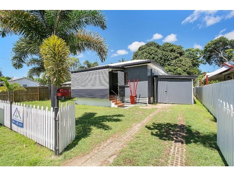 33 Dunn Street, Cairns North QLD 4870