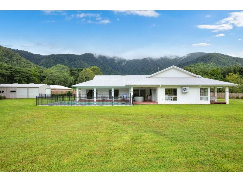 29 Crystal Close, Redlynch QLD 4870