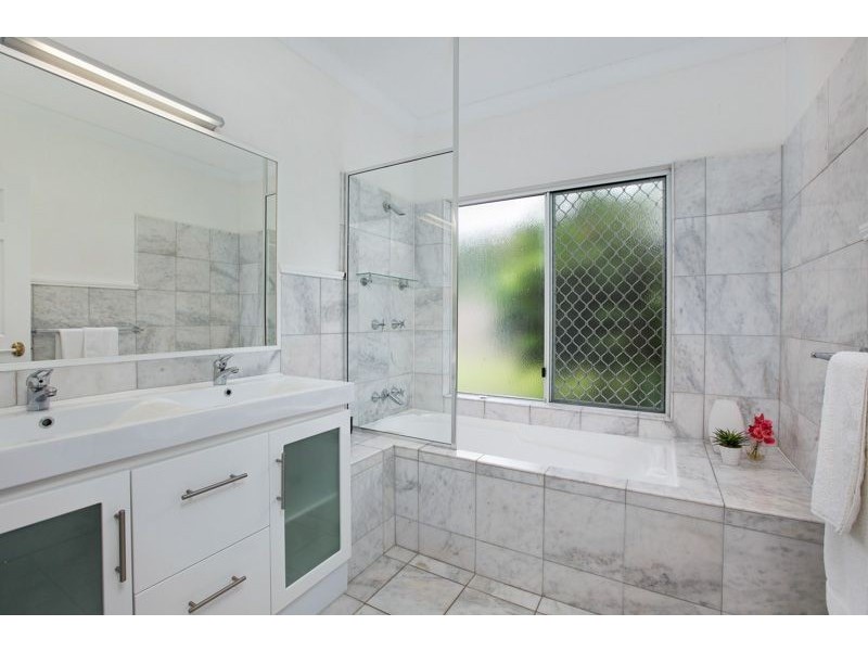 29 Crystal Close, Redlynch QLD 4870