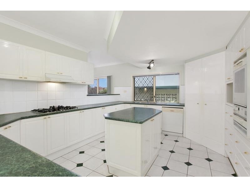 1 Wooley Close, Kanimbla QLD 4870