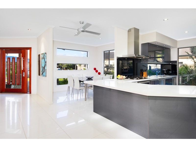 6 Kaban Grove, Trinity Park QLD 4879