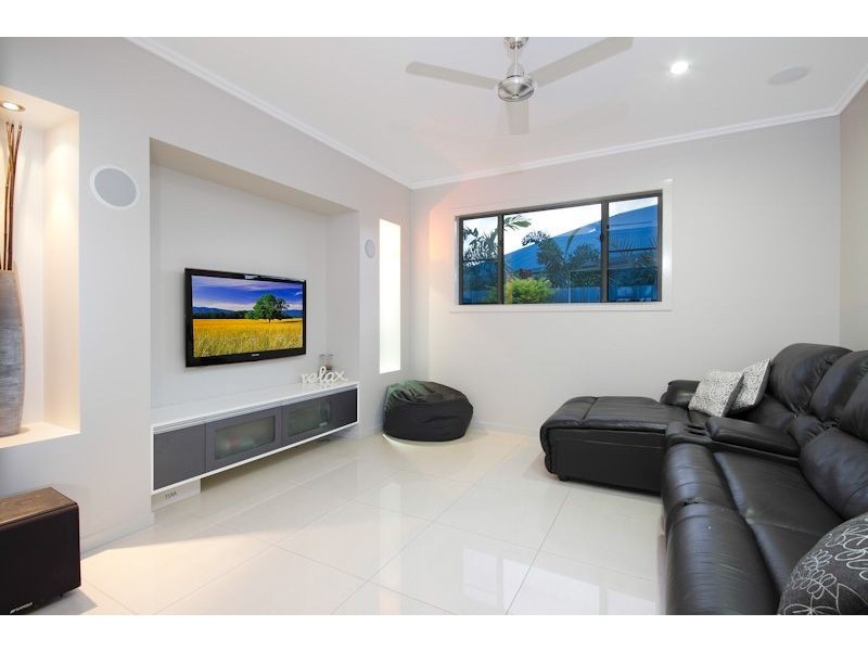 6 Kaban Grove, Trinity Park QLD 4879