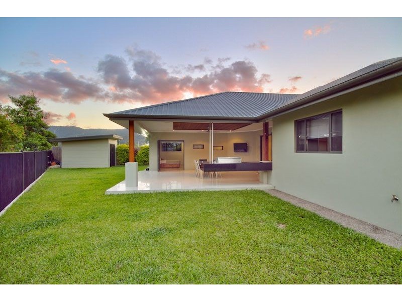 6 Kaban Grove, Trinity Park QLD 4879