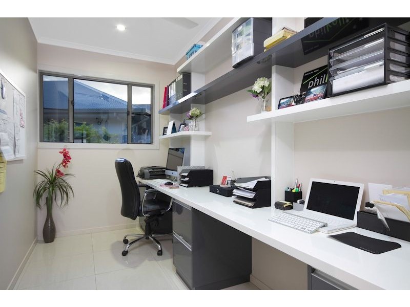 6 Kaban Grove, Trinity Park QLD 4879