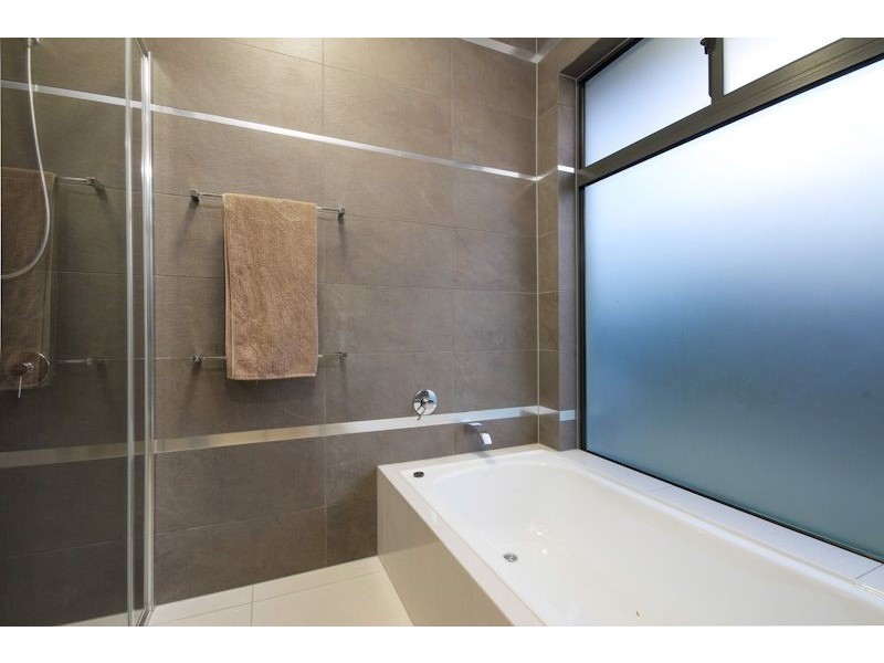 6 Kaban Grove, Trinity Park QLD 4879