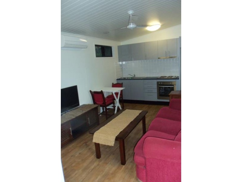 52 Waite Street, Machans Beach QLD 4878