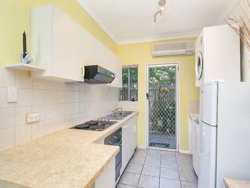 2/8 Bell Street, Bungalow QLD 4870