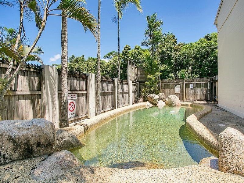 2/8 Bell Street, Bungalow QLD 4870