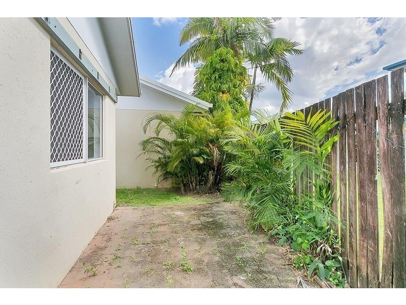 2/12 Ingham Court, Mooroobool QLD 4870