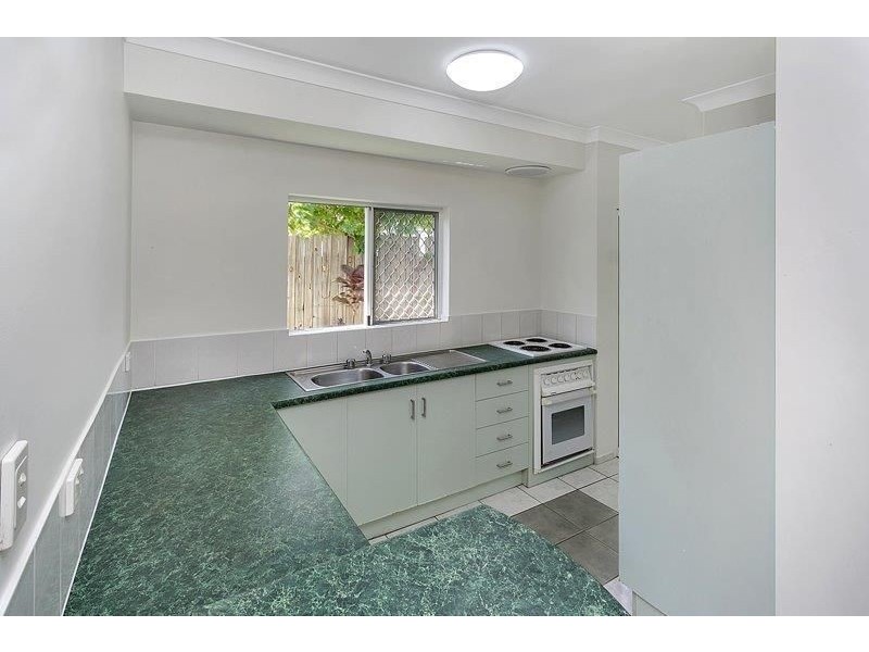 2/12 Ingham Court, Mooroobool QLD 4870