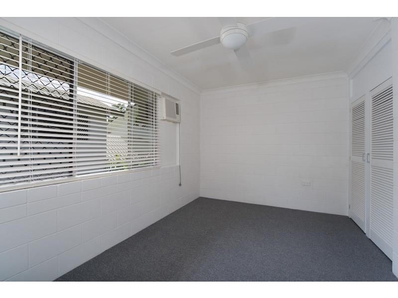 2/4 Crathern Close, Edge Hill QLD 4870